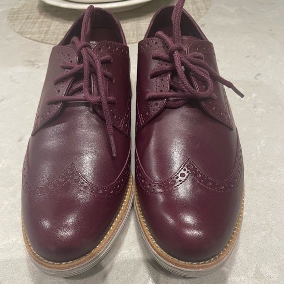 Cole Haan Women’s Lunargrand Shoe in Oxblood, Never Worn. - Picture 2 of 5